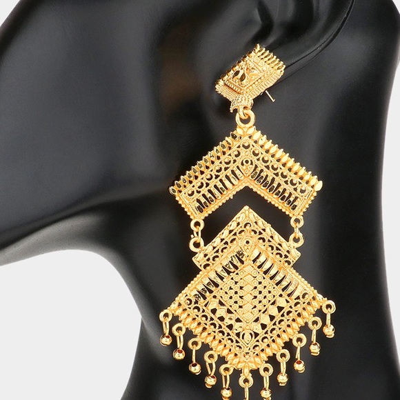 Abstract gold link statement dangle earrings - Picture 2 of 3